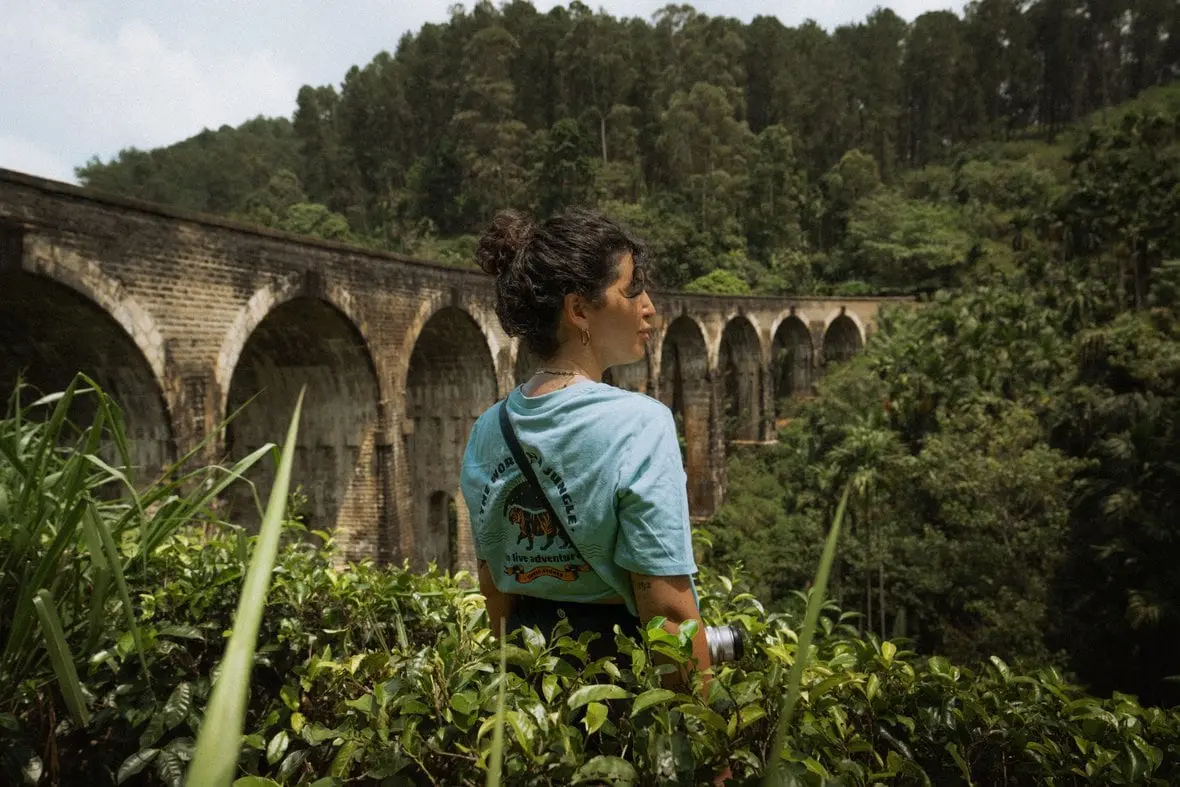 CAMISETA DE MUJER TIGER TURQUESA CROPPED