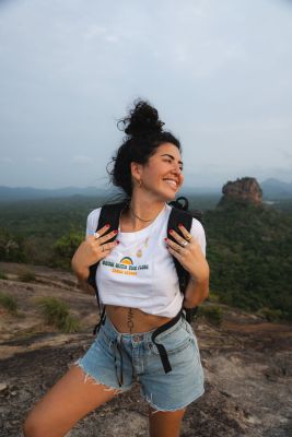 CAMISETA DE MUJER FLOW BLANCA CROPPED 