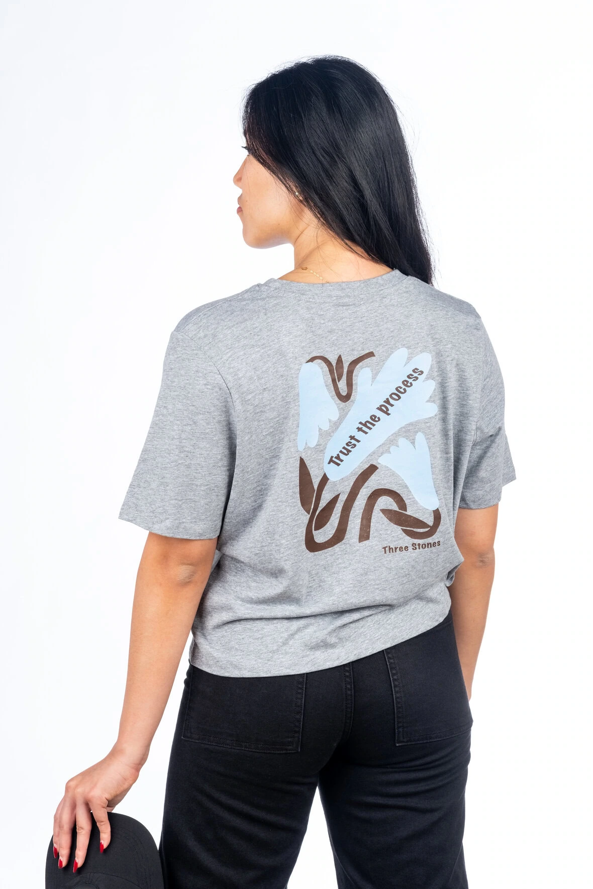CAMISETA DE MUJER TRUST THE PROCESS GRIS CROPPED