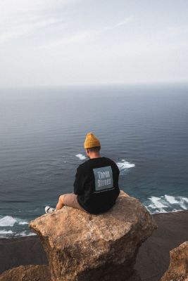 BLACK 3STONES CLASSIC CREWNECK