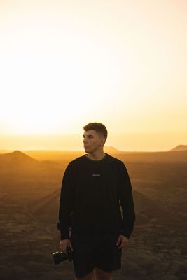 BLACK 3STONES CLASSIC CREWNECK